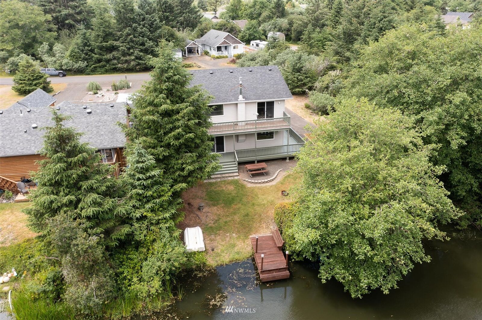 Property Photo: 634 Island Circle SE WA 98569