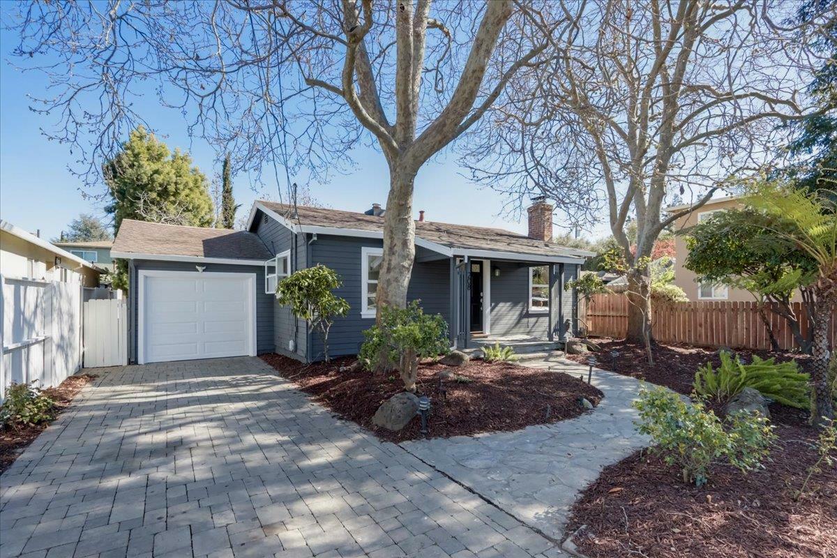 Property Photo:  208 4th Avenue  CA 94063 