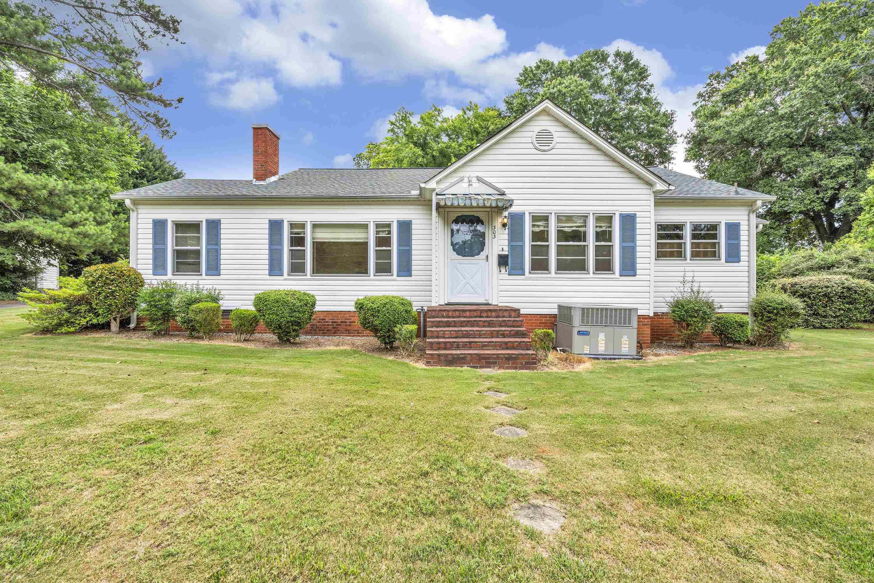 Property Photo:  303 S Florida Avenue  SC 29323 