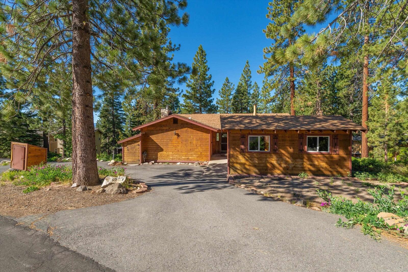 Property Photo:  133 Mammoth Drive  CA 96145 