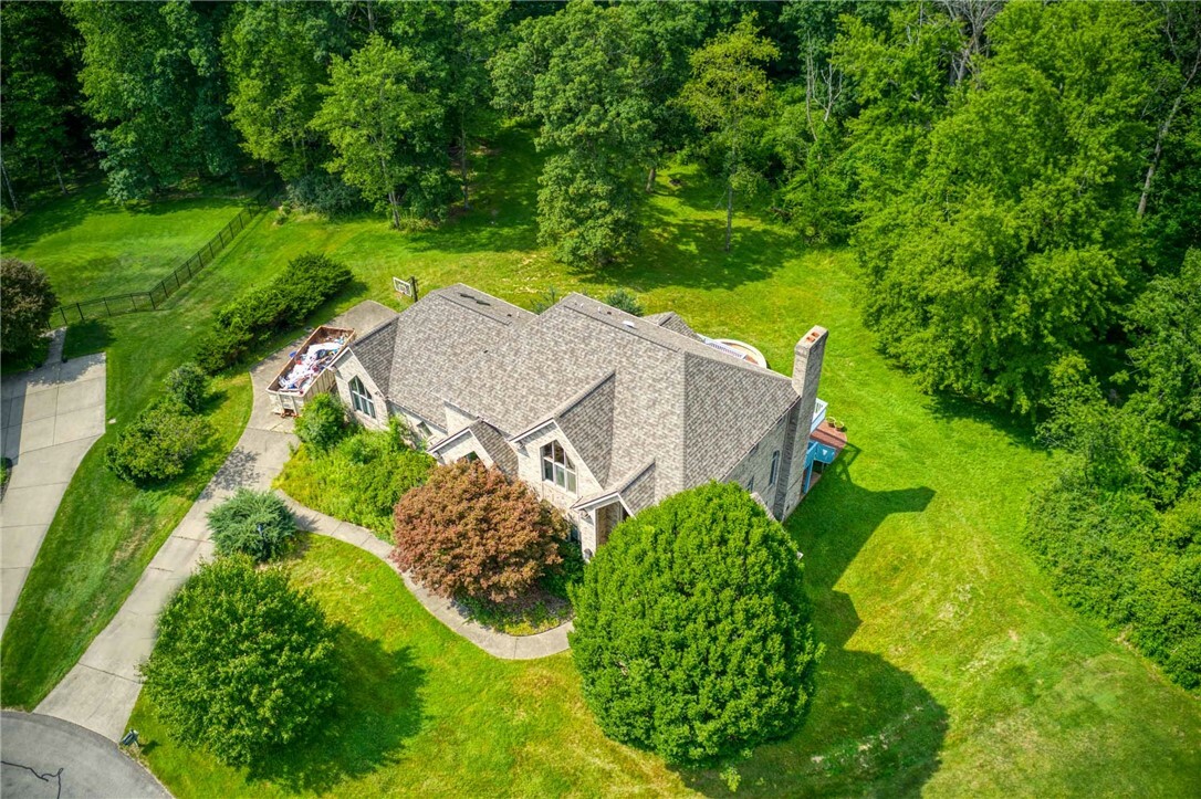 Property Photo:  421 Lenox Ct  PA 15044 