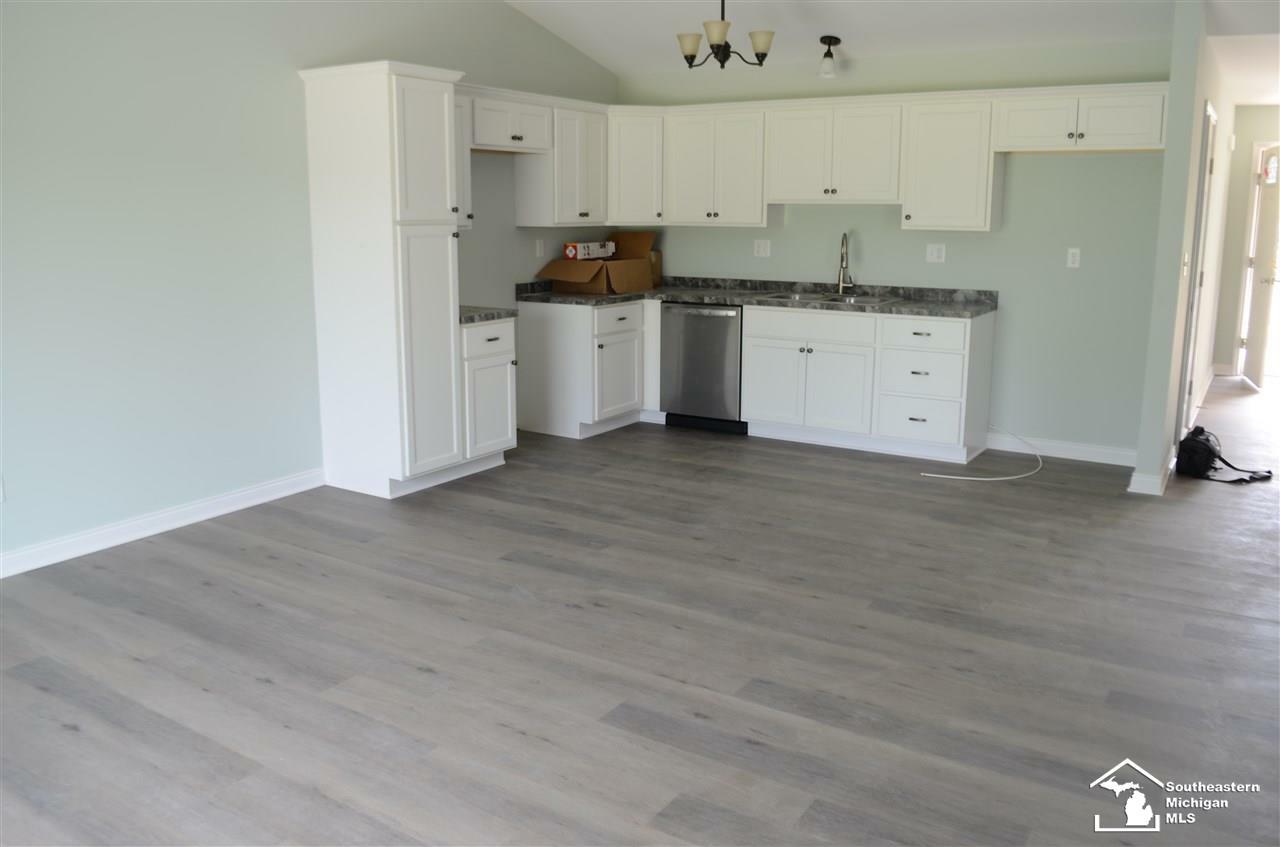 Property Photo: 5304 Volterra 21 MI 48161