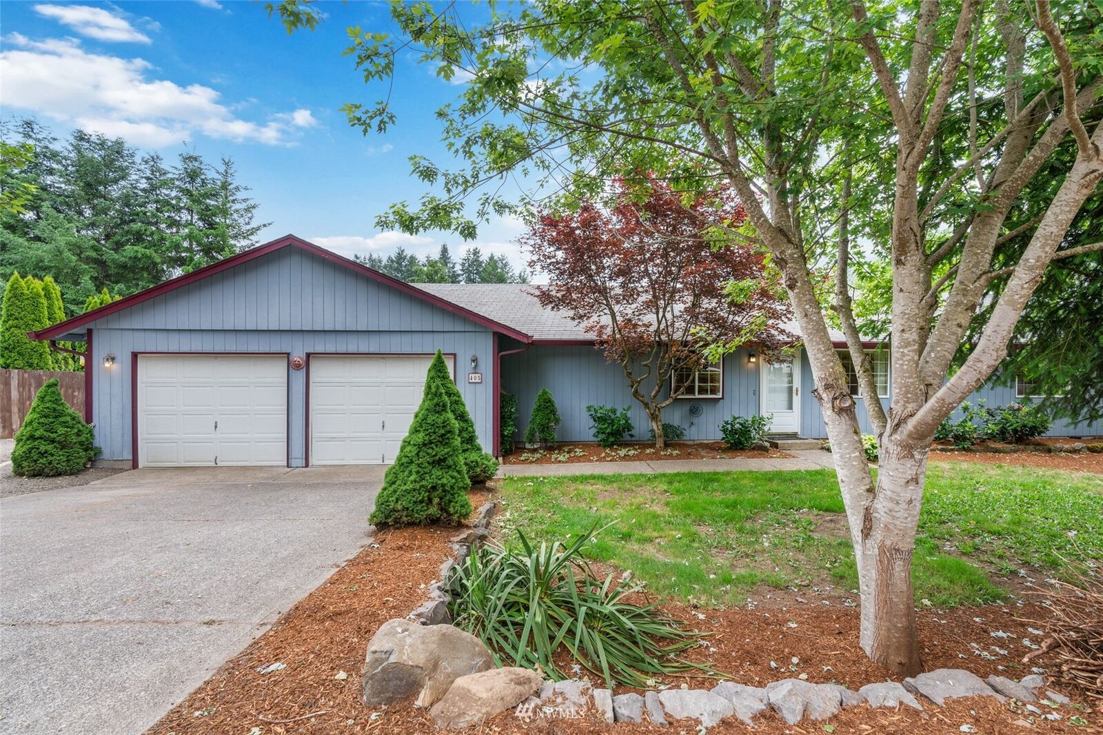 Property Photo:  405 E Farrer Street  WA 98675 