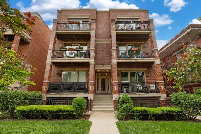Property Photo:  4239 N Keystone Avenue 3N  IL 60641 