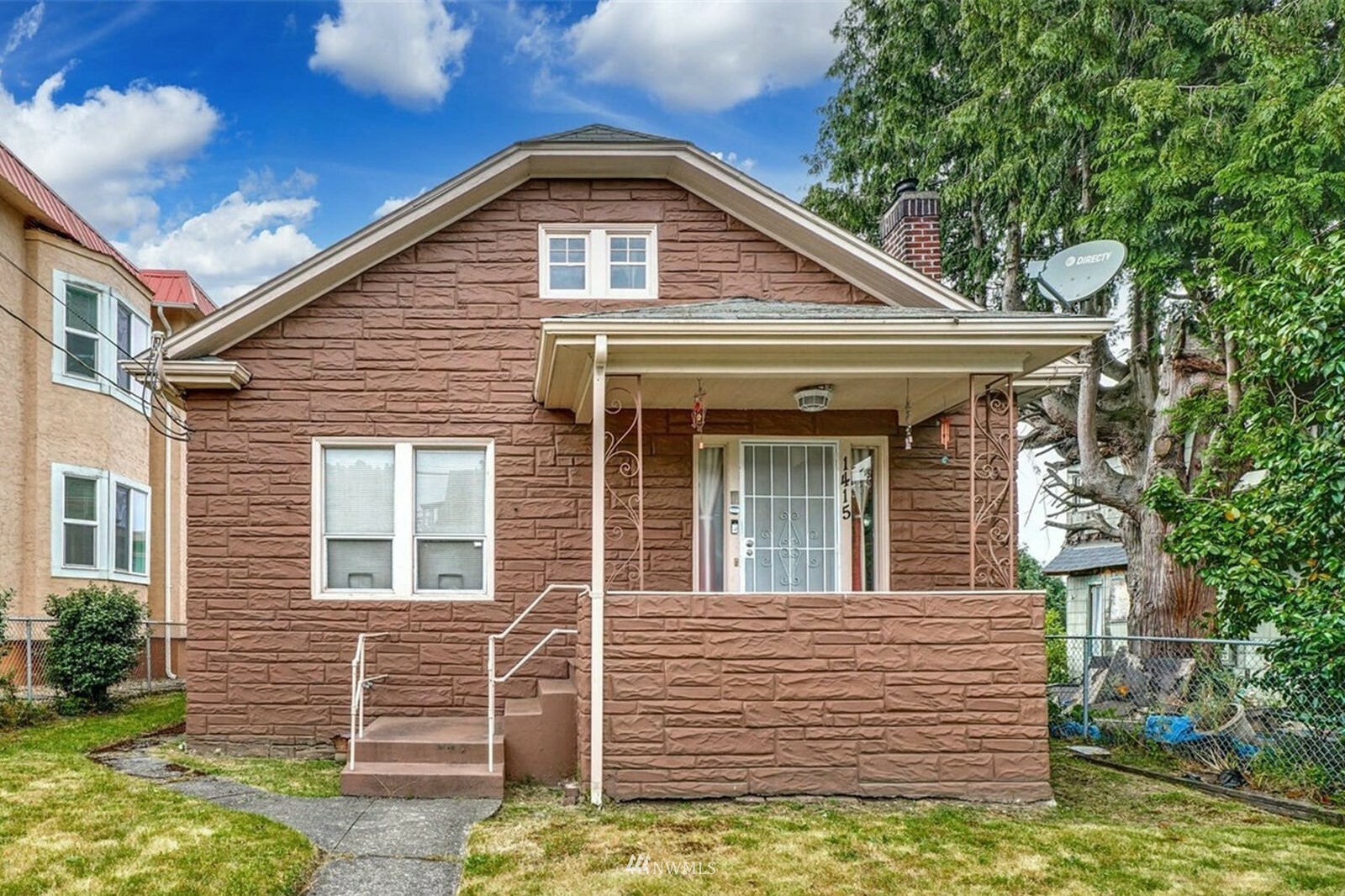 Property Photo:  1415 32nd Avenue  WA 98122 