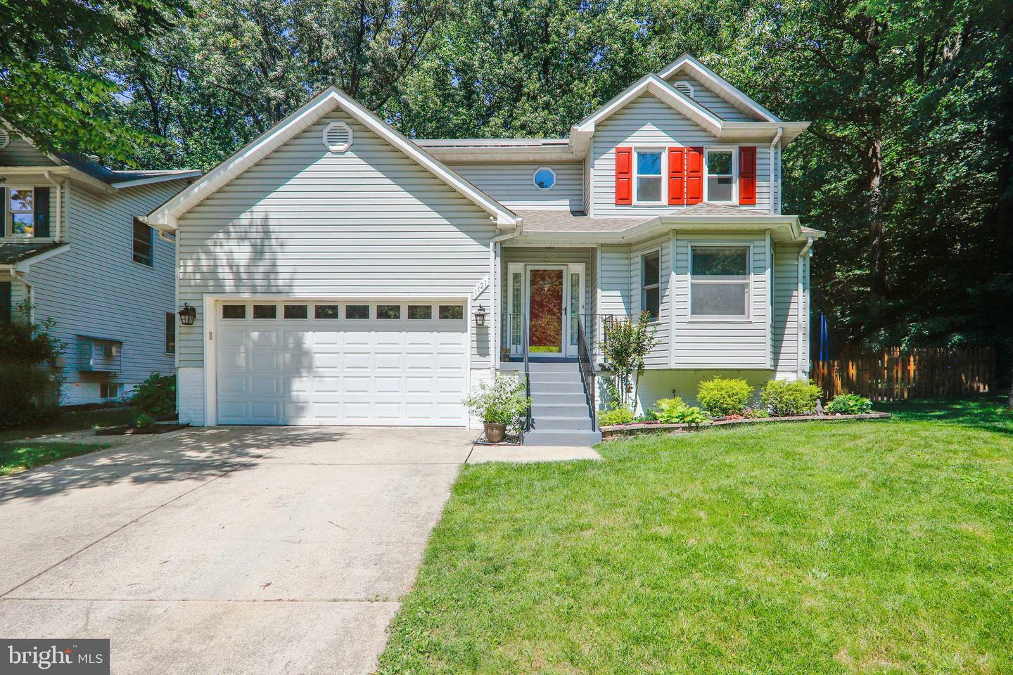 Property Photo: 1121 Charing Cross Drive MD 21114