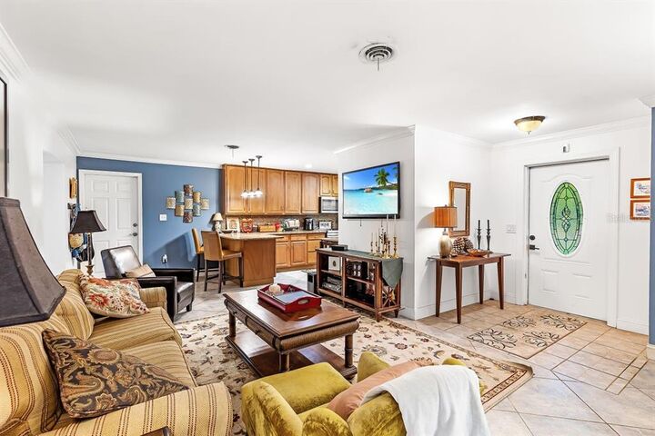 Property Photo:  4670 Siesta Circle  FL 33901 