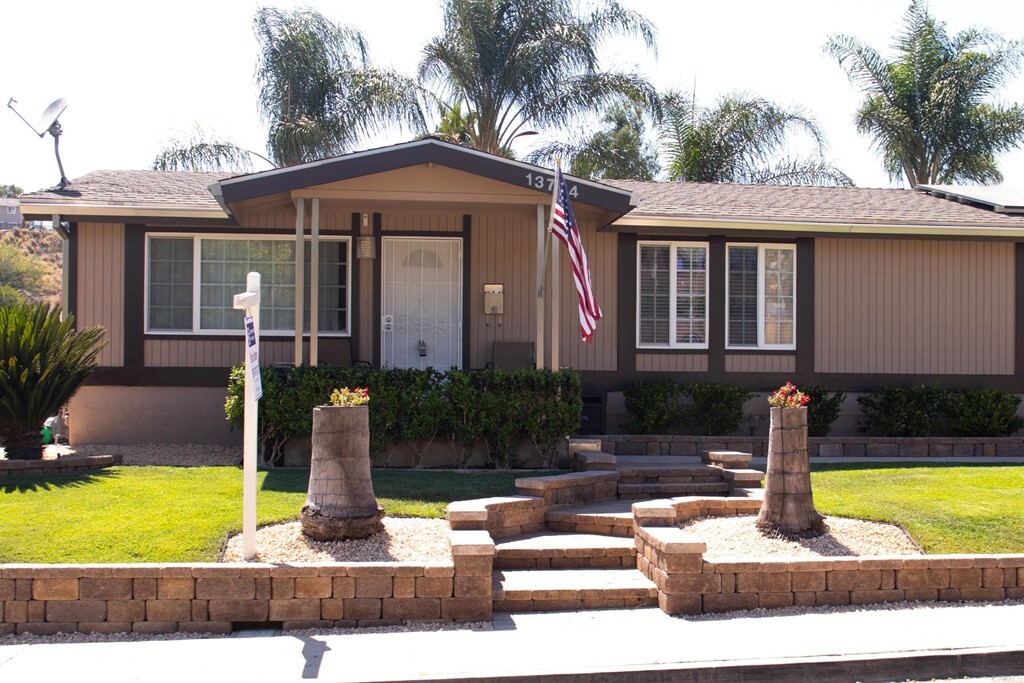 Property Photo: 13704 Carriage Road CA 92064