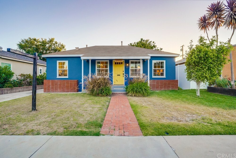 Property Photo: 5901 Adenmoor Avenue CA 90713