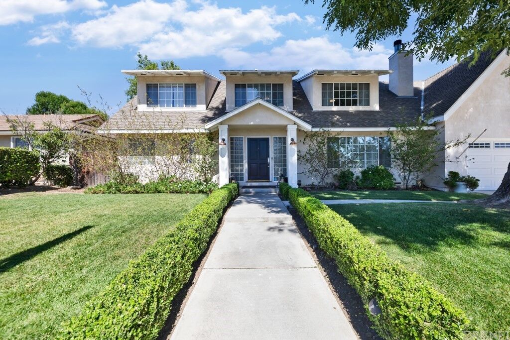 Property Photo:  10800 Baird Avenue  CA 91326 