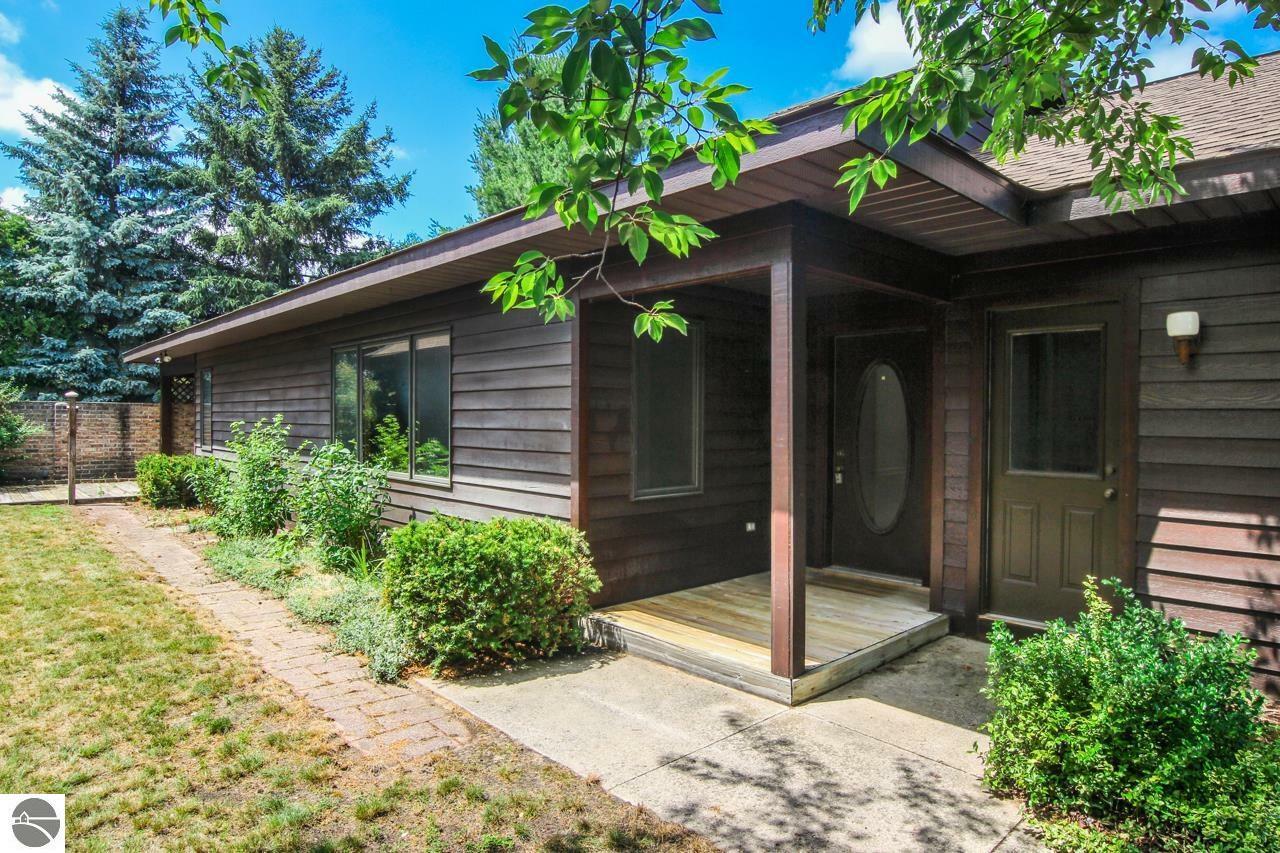 Property Photo: 2043 Hammond Place E MI 49686