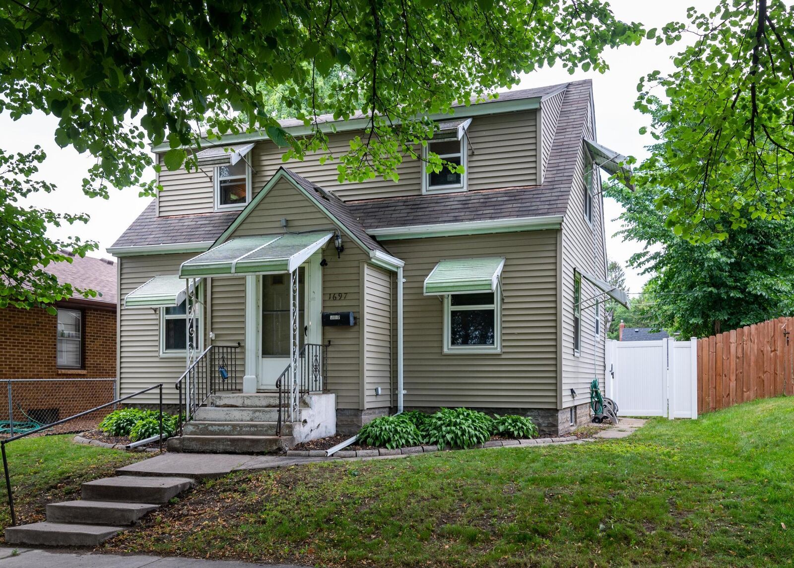 Property Photo:  1697 Margaret Street  MN 55106 