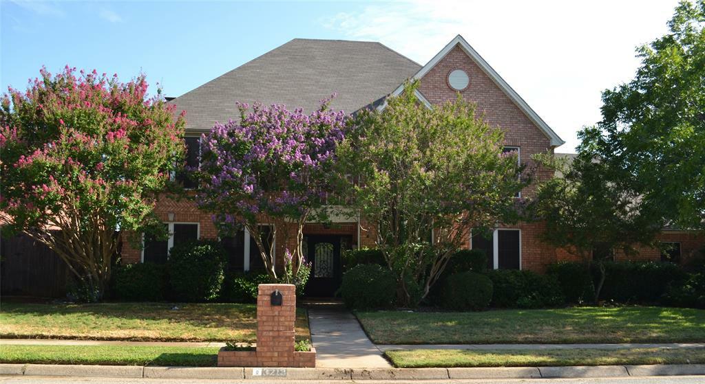 Property Photo: 3213 Willow Creek Way TX 76021