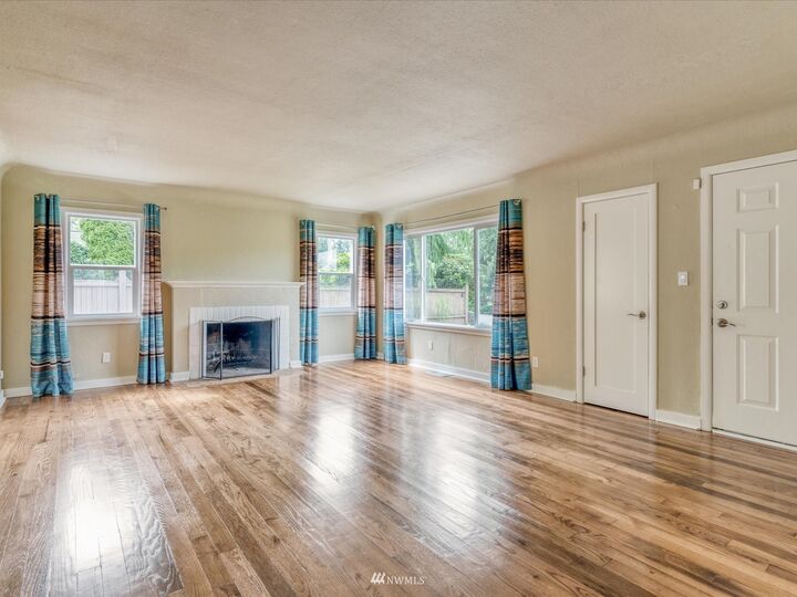 Property Photo:  822 Cady Road  WA 98203 