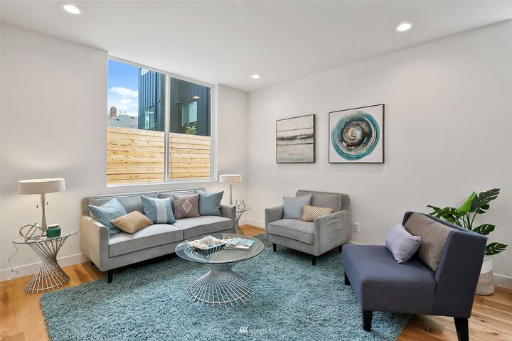 Property Photo: 4517 A Sunnyside Avenue N WA 98103