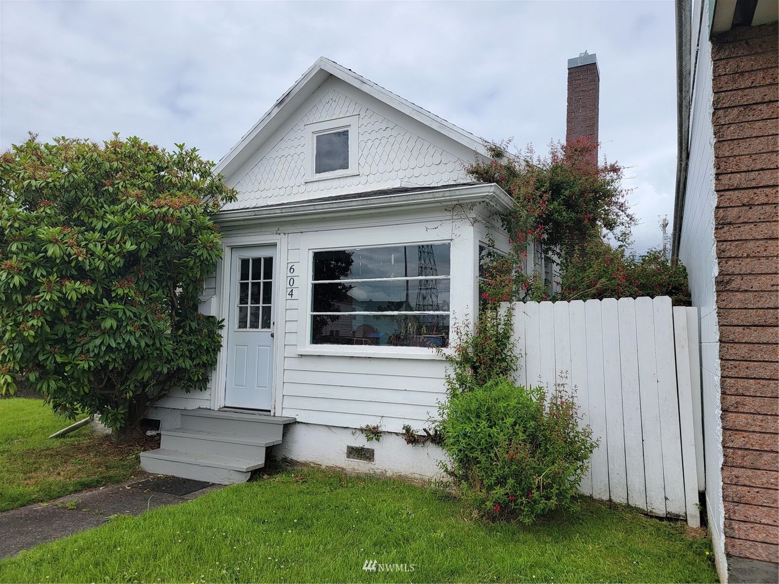 Property Photo:  604 W Market Street  WA 98520 