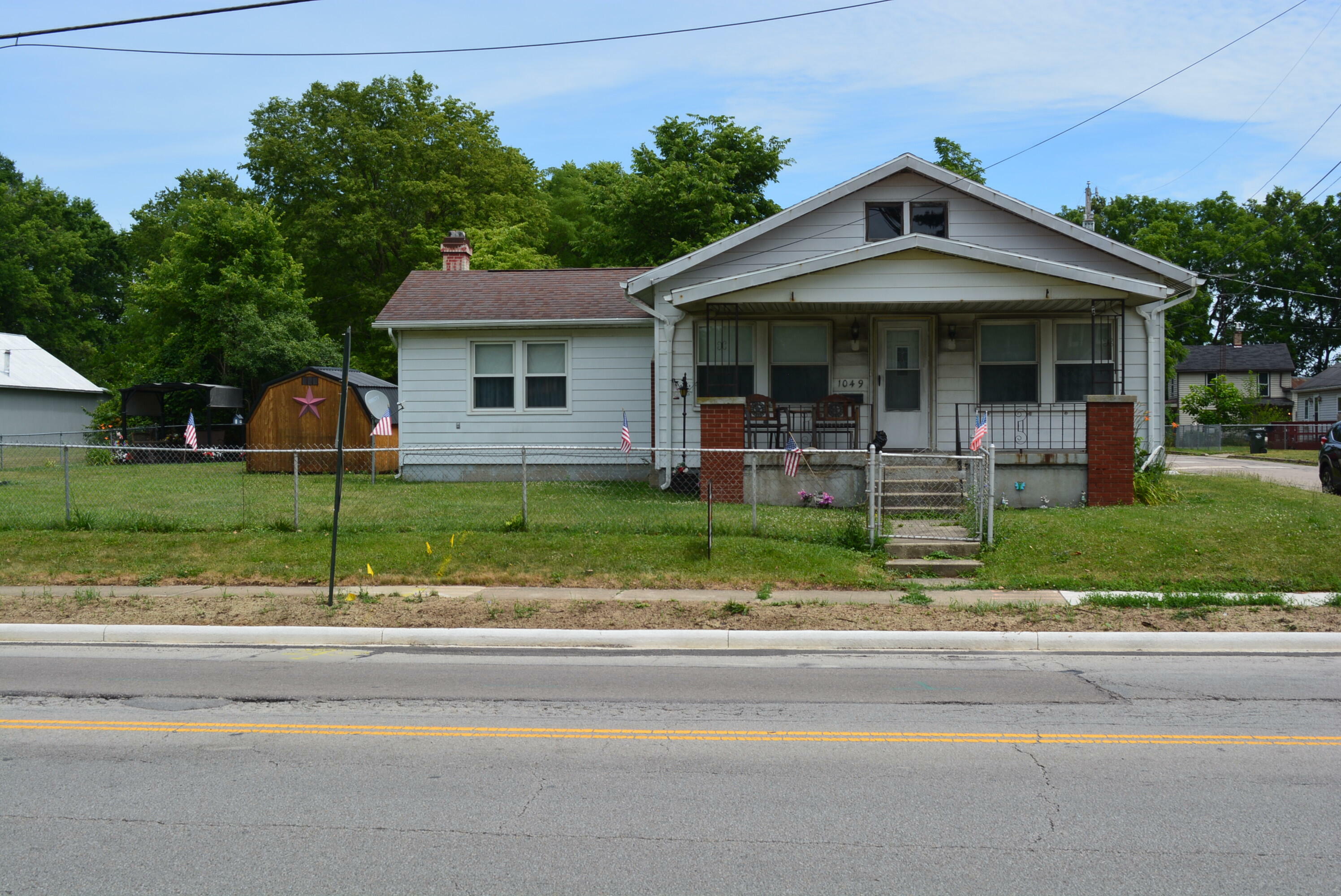 Property Photo:  1049 S Main Street  OH 43078 