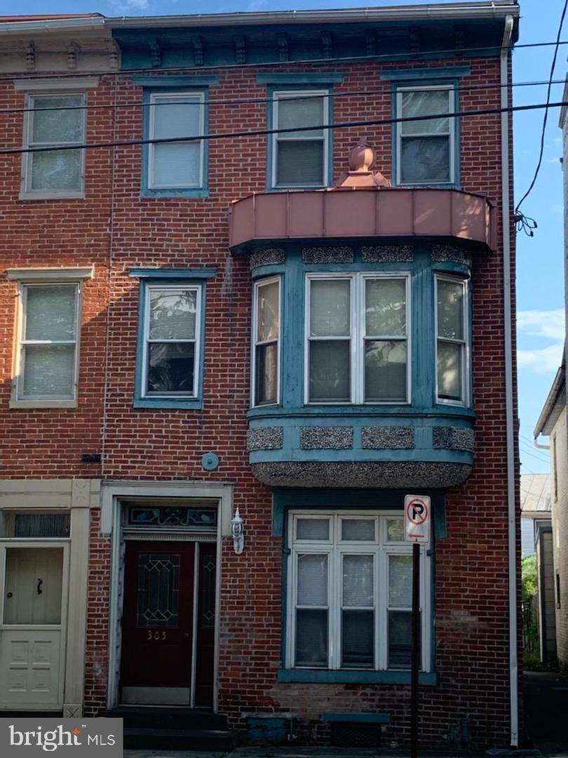 Property Photo: 305 W Main Street PA 17055