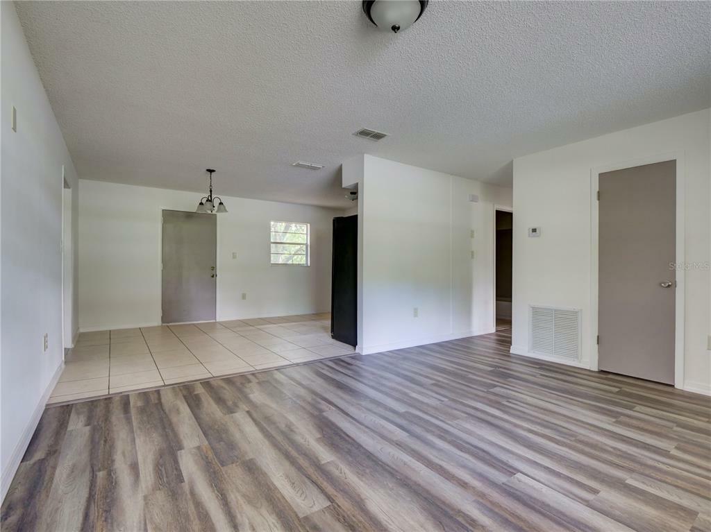 Property Photo:  613 E Waldo Street  FL 34736 