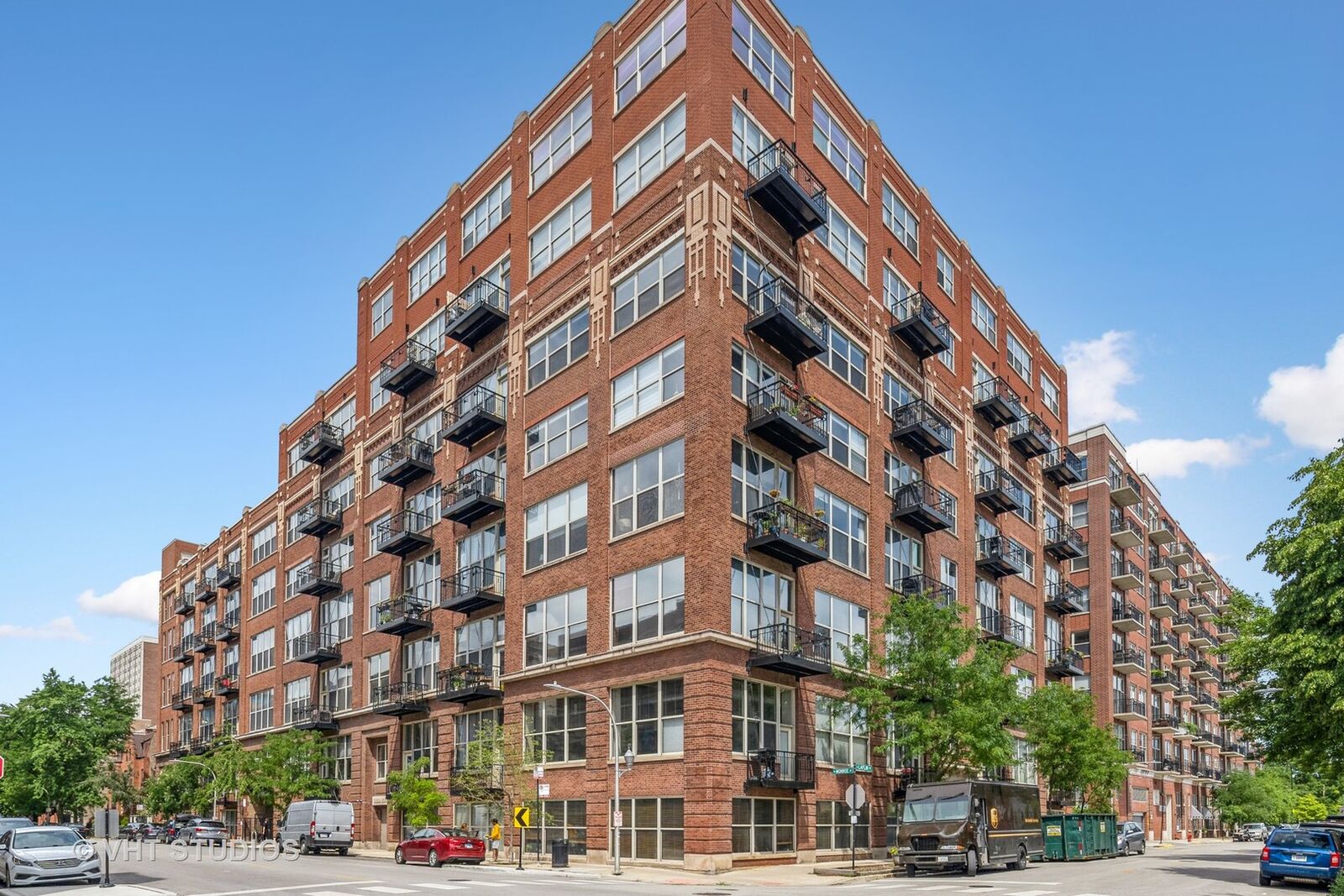 Property Photo:  1500 W Monroe Street 410  IL 60607 