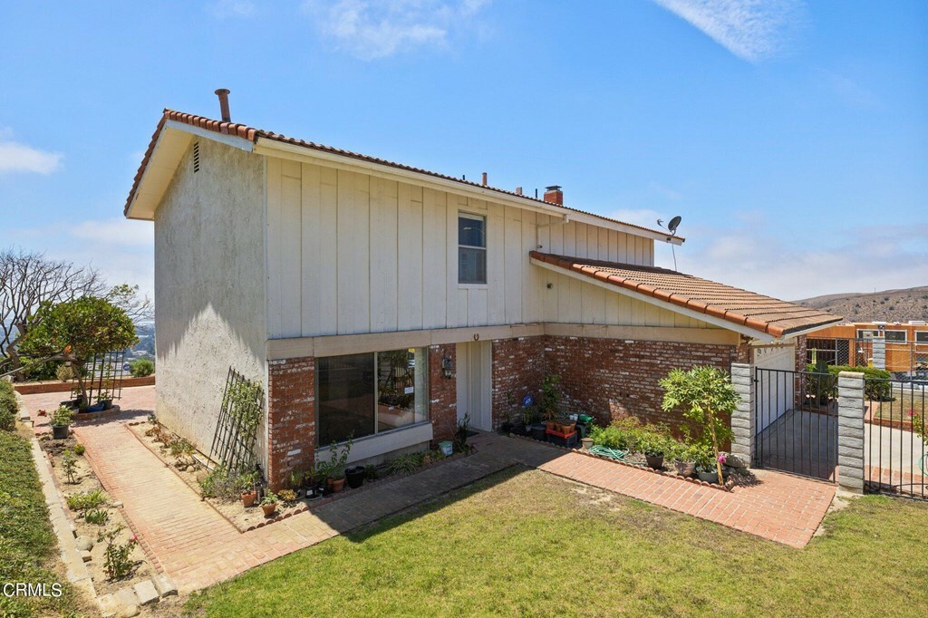 Property Photo:  5514 Kailas Street  CA 93003 