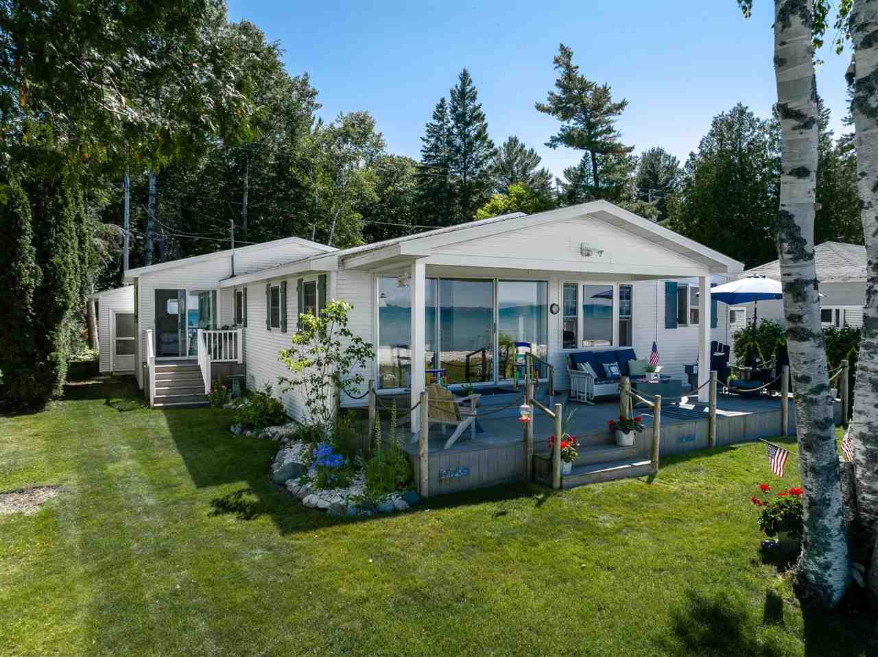 612 Lakeside  Mackinaw City MI 49701 photo