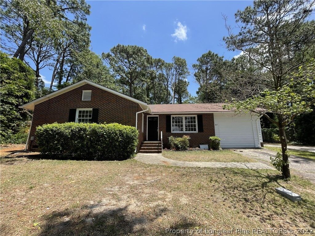Property Photo:  1817 Glenwick Drive  NC 28304 