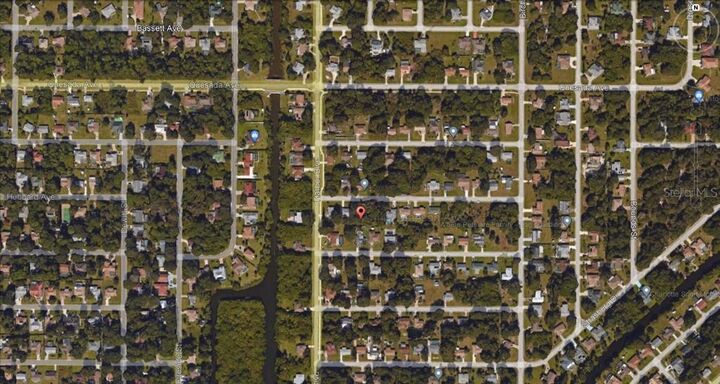 Property Photo: 21447 Dranson Ave FL 33952