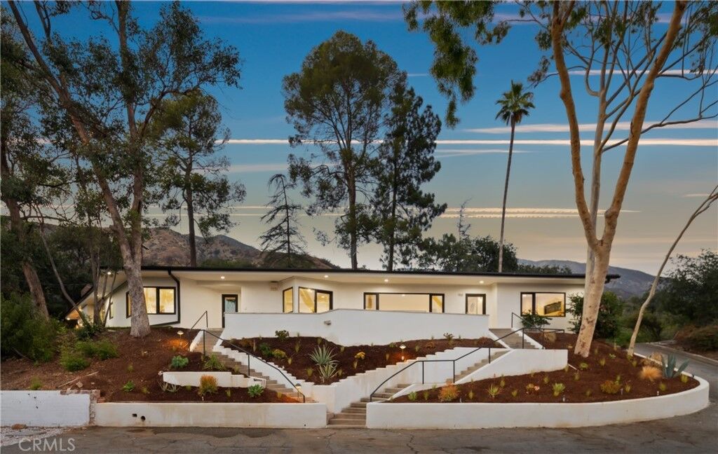 Property Photo:  915 Ridgeside Drive  CA 91016 