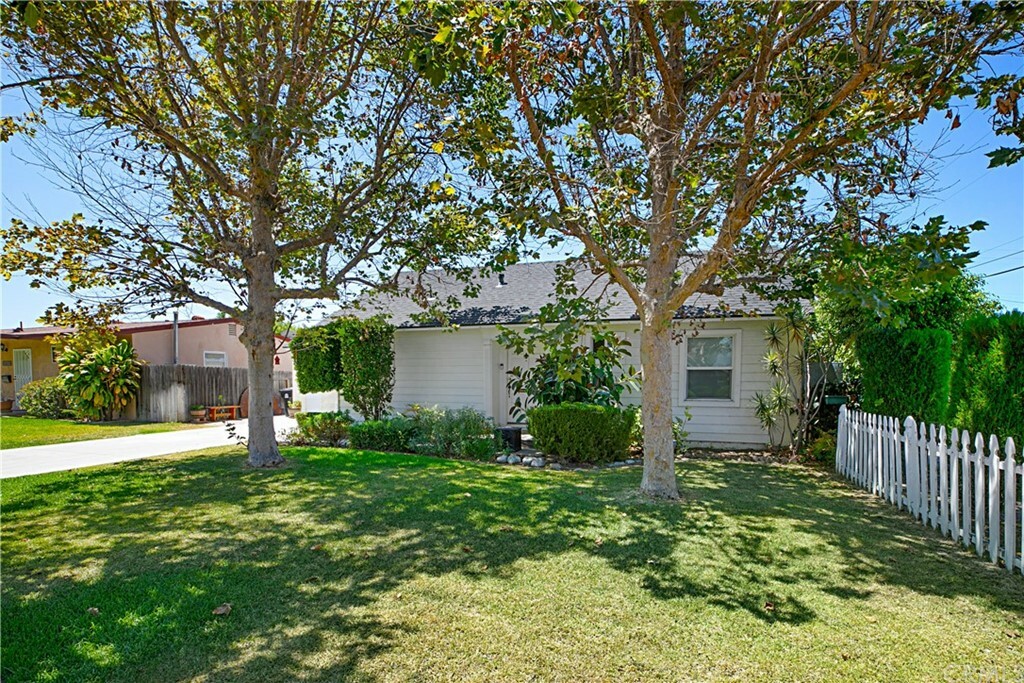 Property Photo:  13716 Oak Street  CA 90605 