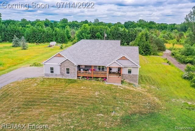 Property Photo: 1600 N Hurd Road MI 48462