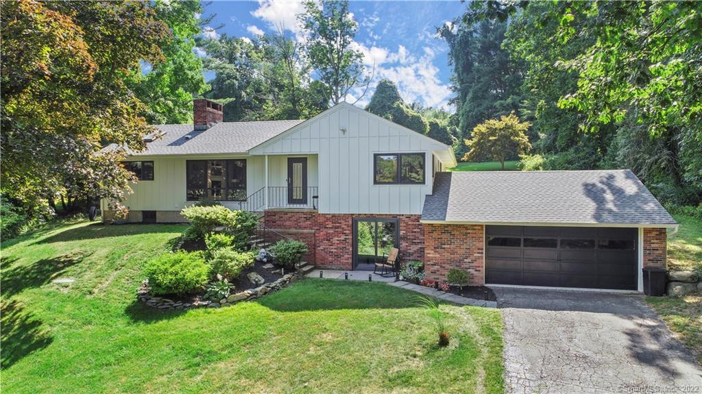 Property Photo:  24 Newsome Lane  CT 06897 