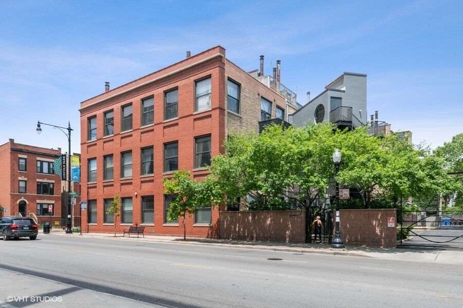 Property Photo: 1250 W Fullerton Avenue 3F IL 60614