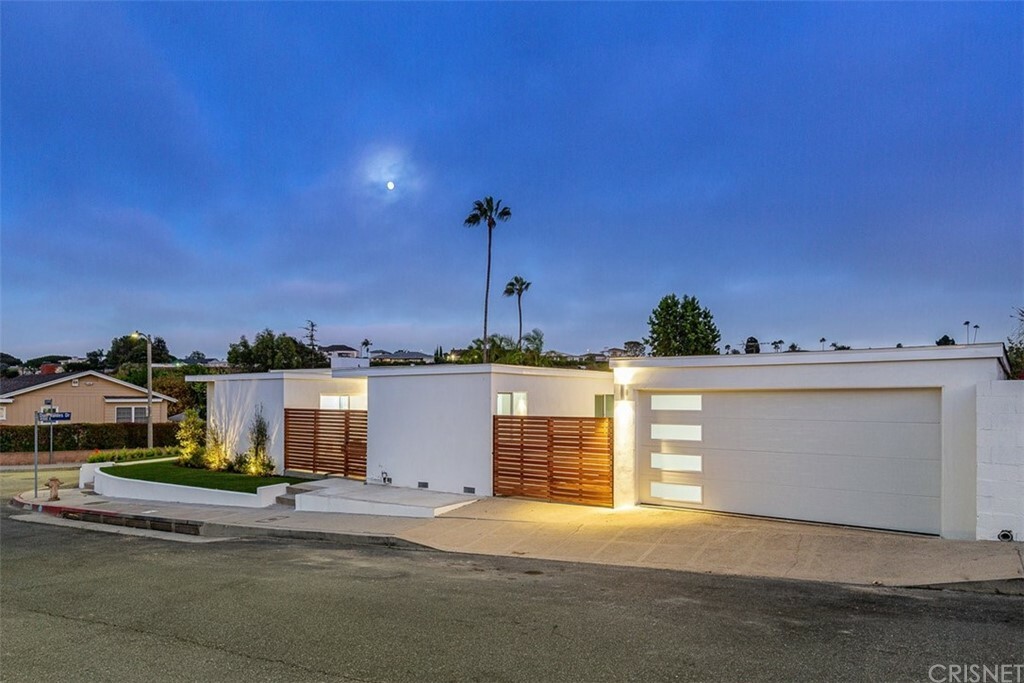 Property Photo:  4501 Don Valdes Drive  CA 90008 