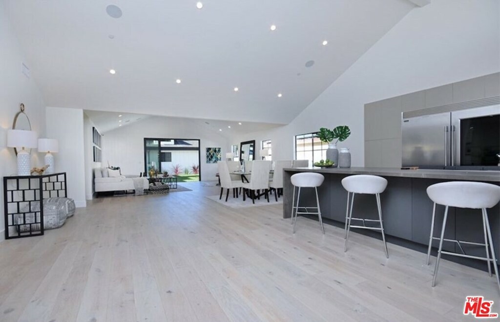 Property Photo: 5001 Rubio Avenue CA 91436