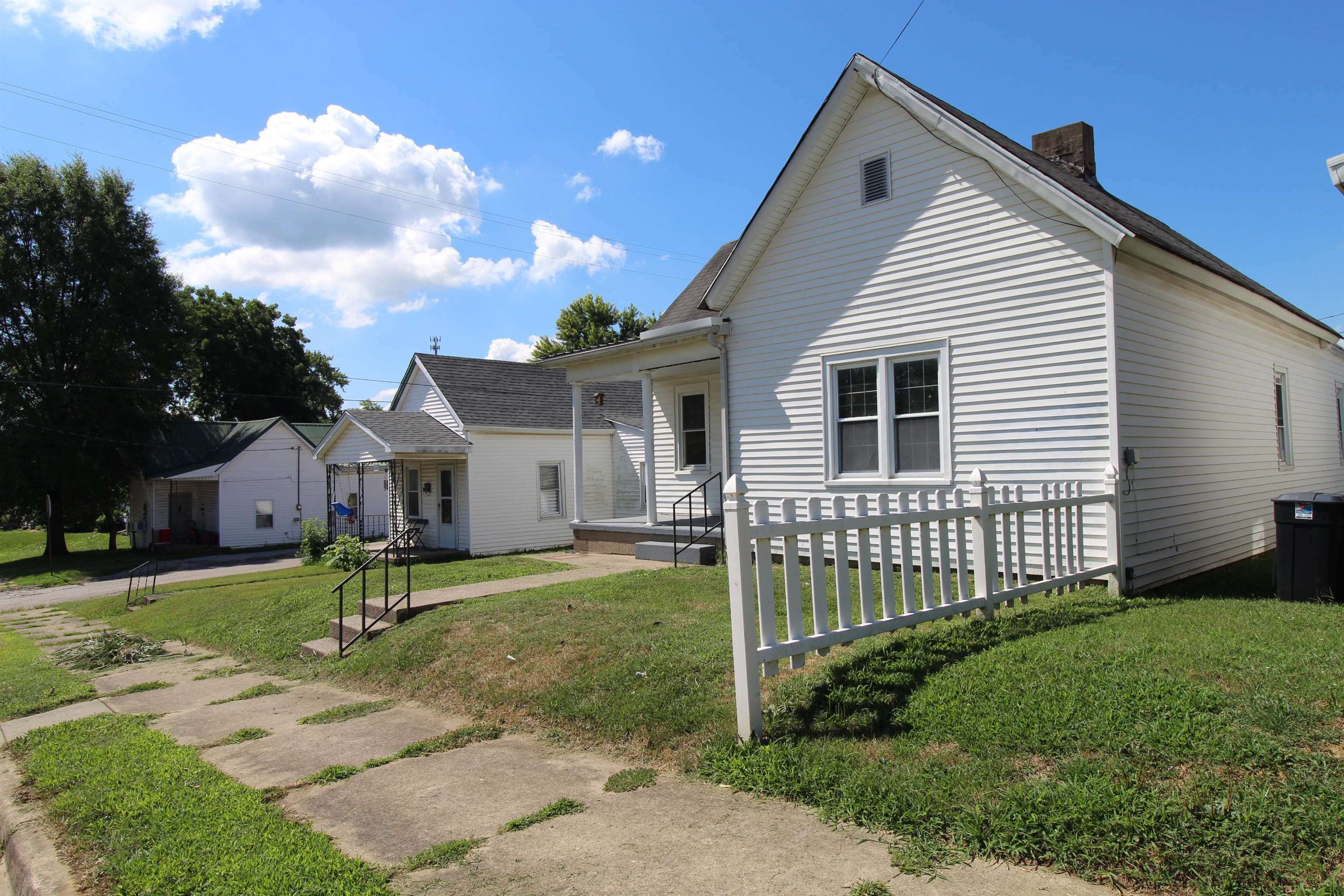 Property Photo:  1418 Cumnock St  KY 42420 