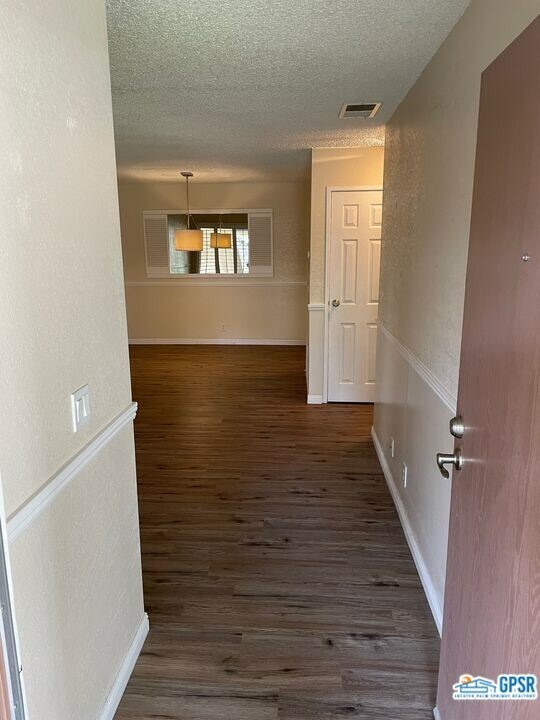 Property Photo:  550 N Villa Court 104  CA 92262 