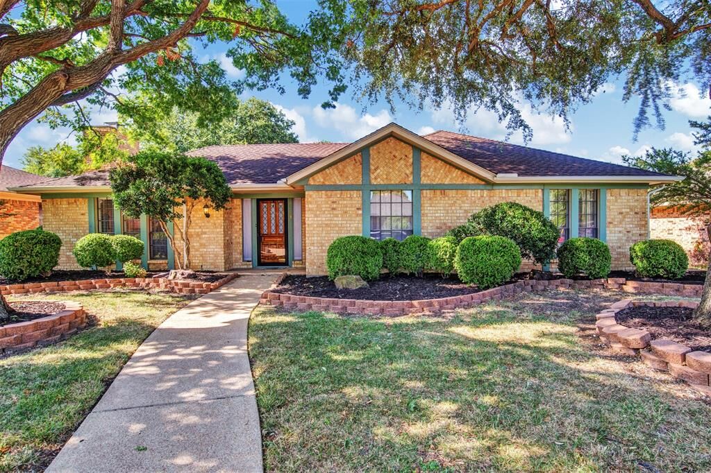 Property Photo:  718 Spring Brook Drive  TX 75002 