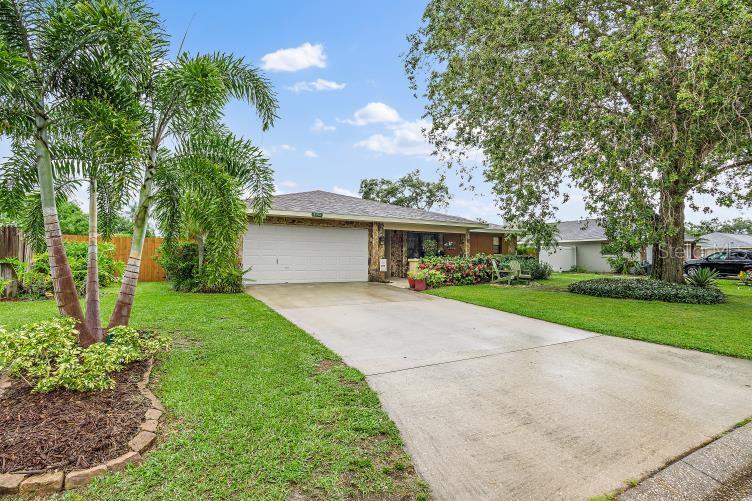 Property Photo: 4915 30th Street Court E FL 34203