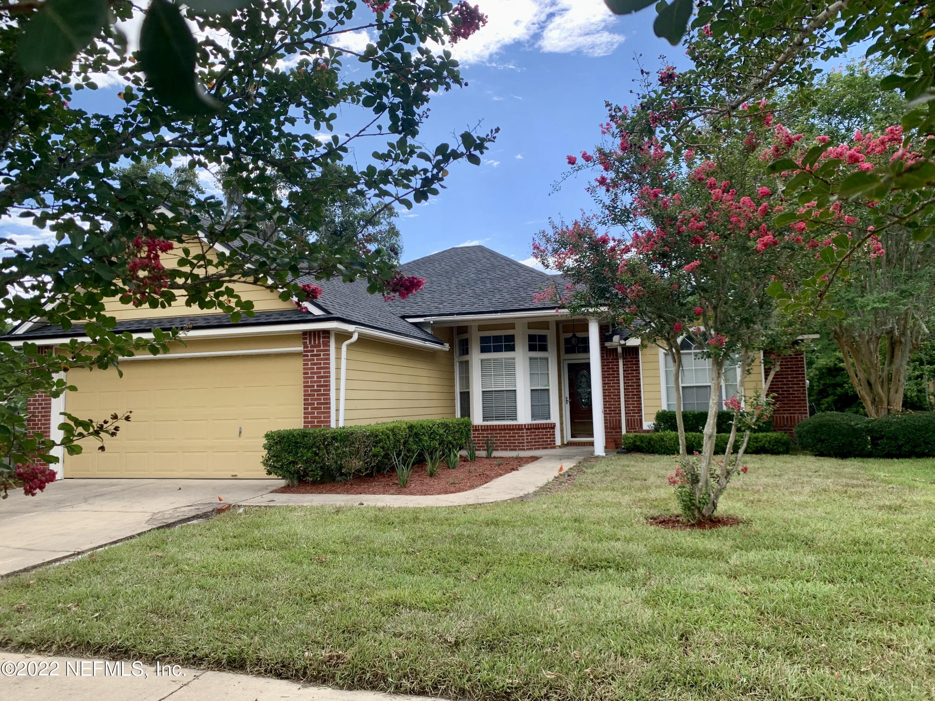 Property Photo: 526 Summit Drive FL 32073