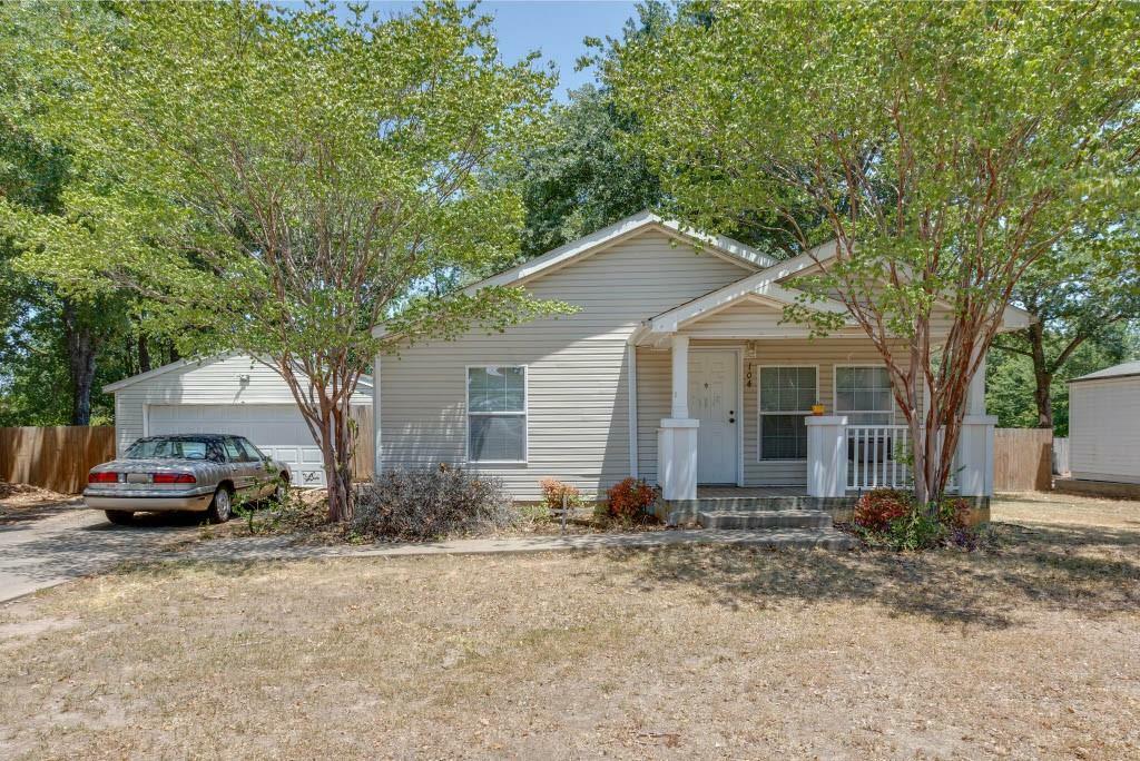 Property Photo:  104 Grande Lane  TX 75156 