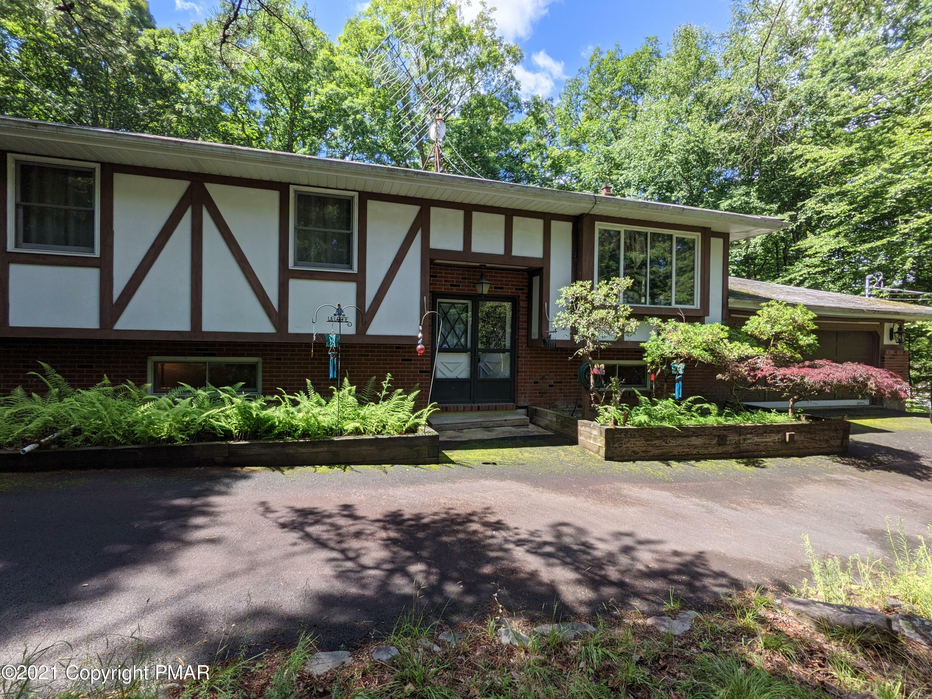 Property Photo:  136 Oppossum Run  PA 18324 