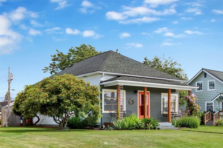 956 Harrison Avenue  Blaine WA 98230 photo