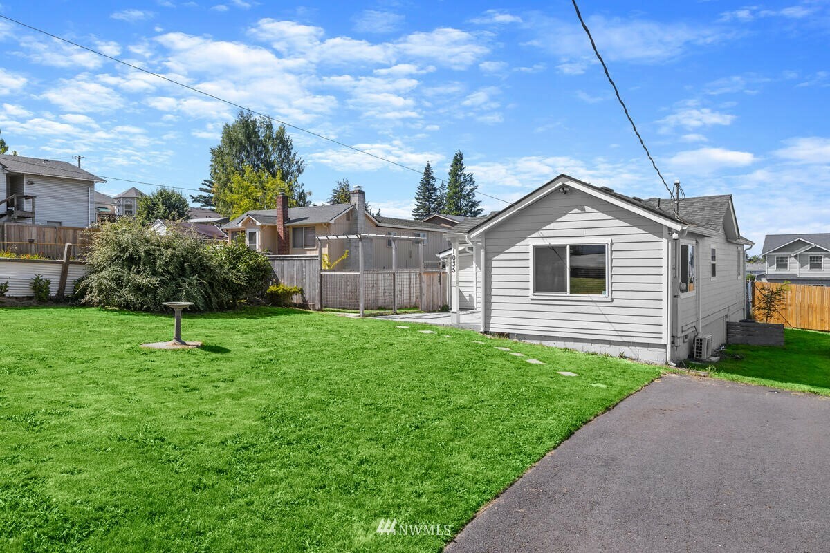 Property Photo:  1035 E 44th Street  WA 98404 