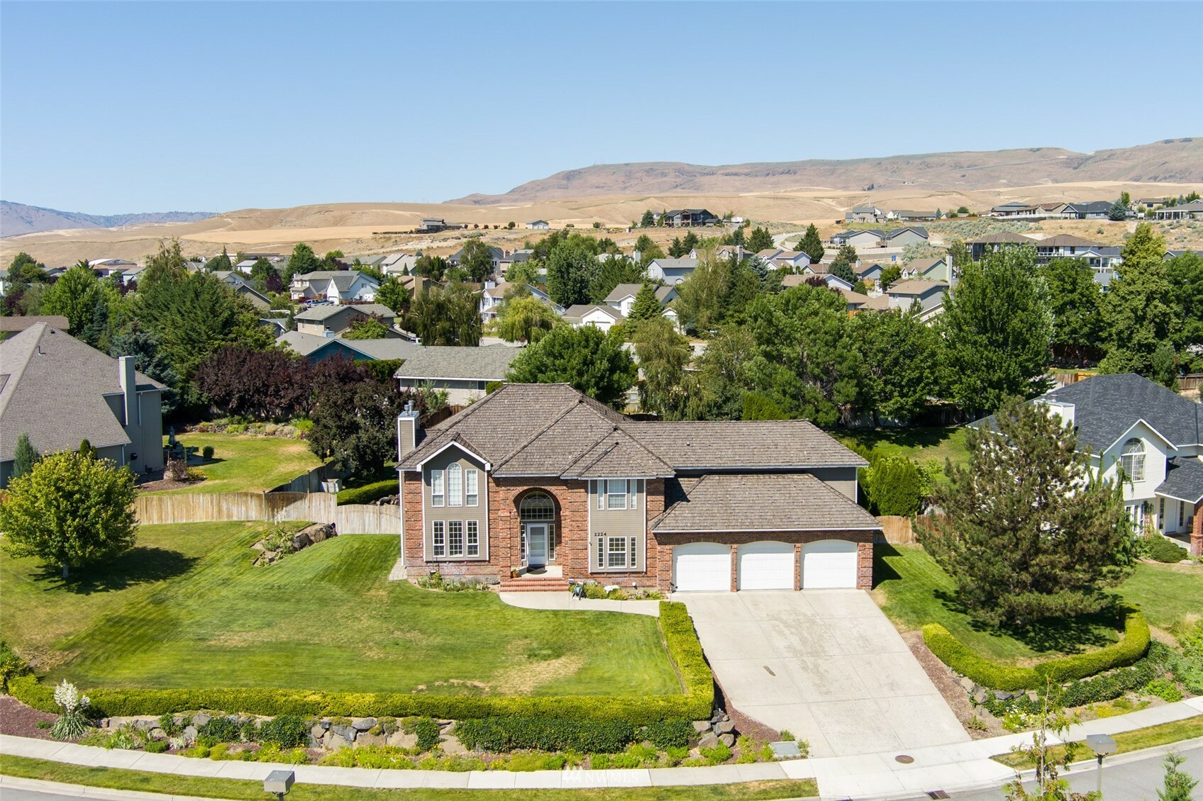 Property Photo: 2224 Fancher Heights Boulevard WA 98802