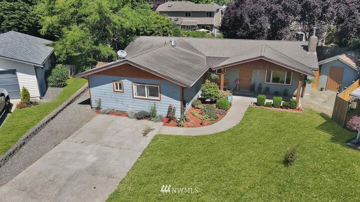 Property Photo:  16754 SE 252nd Court  WA 98042 