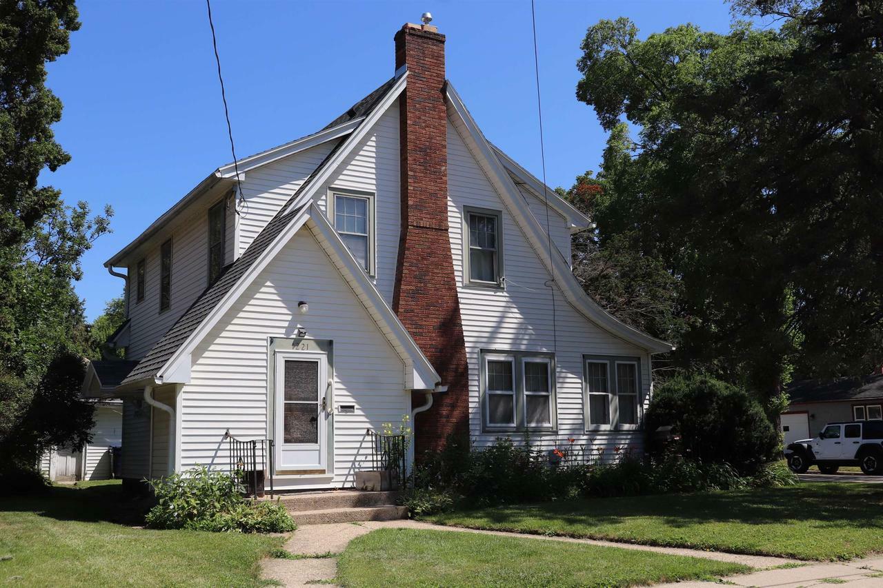 Property Photo:  1221 Grace St  WI 53545 