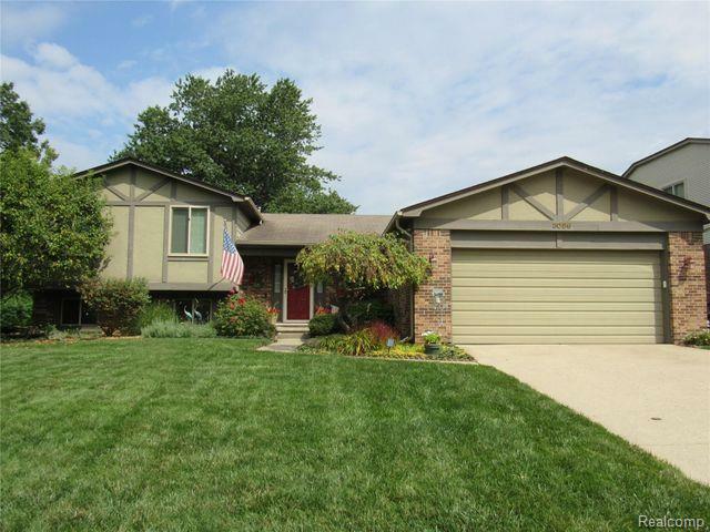3056 Rolling Green Circle S  Rochester Hills MI 48309 photo