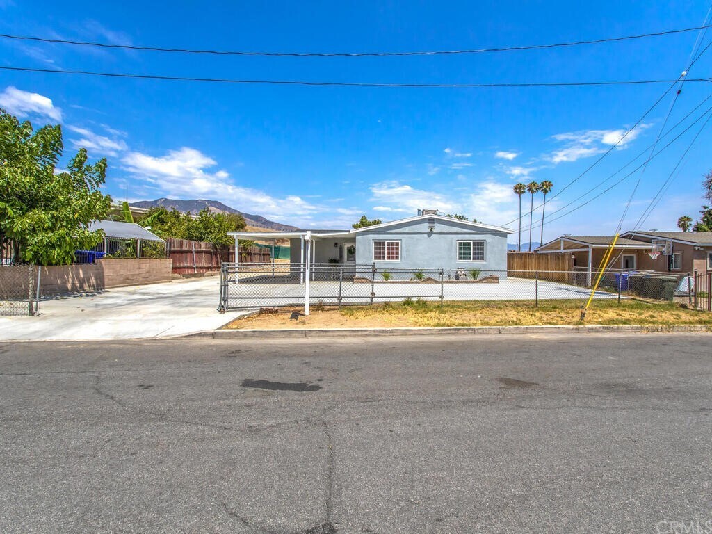Property Photo: 6705 Lynwood Way CA 92346