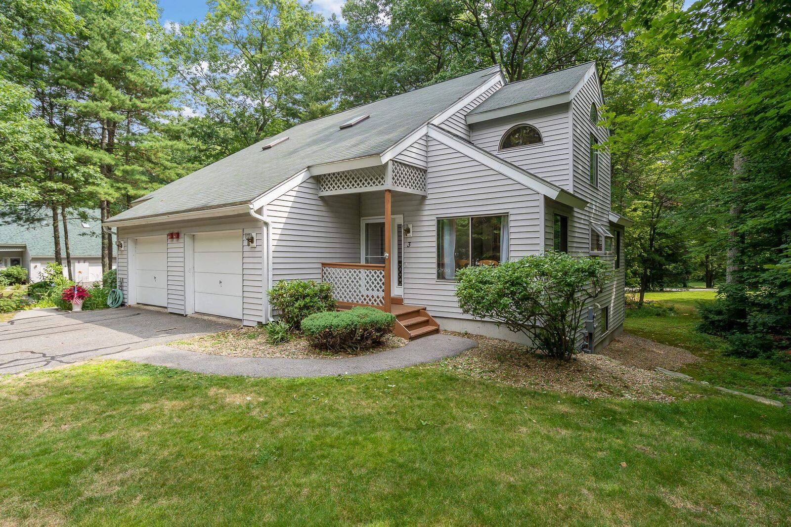 Property Photo:  3 Sycamore Court  NH 03811 